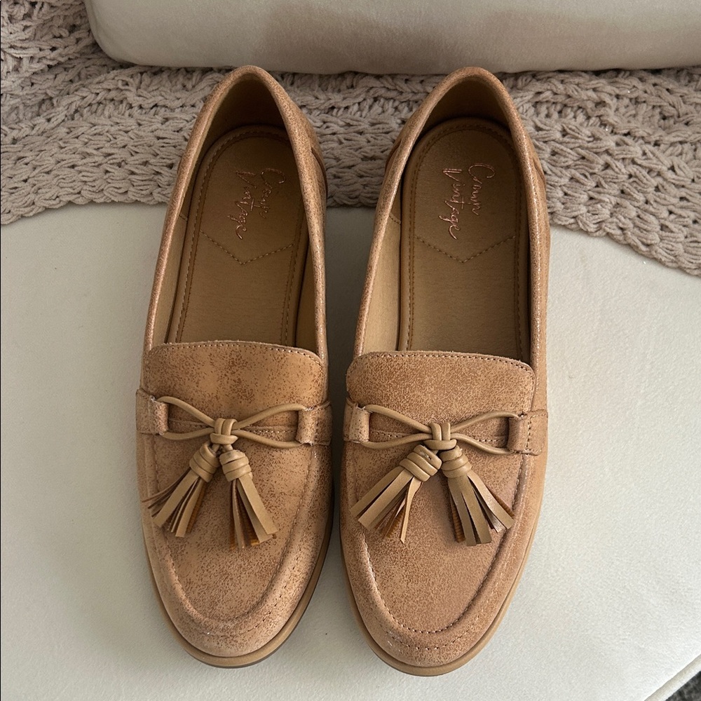 Crown vintage Tan Tassel Loafers